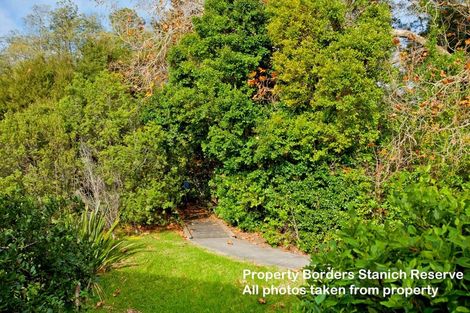 Photo of property in 1/61 Sylvia Road, Hillcrest, Auckland, 0627