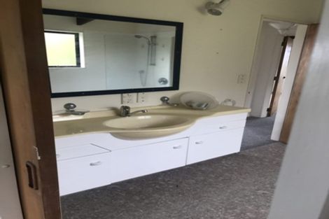 Photo of property in 17 Shastri Terrace, Khandallah, Wellington, 6035