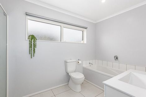 Photo of property in 184 Mark Avenue, Grenada Village, Wellington, 6037