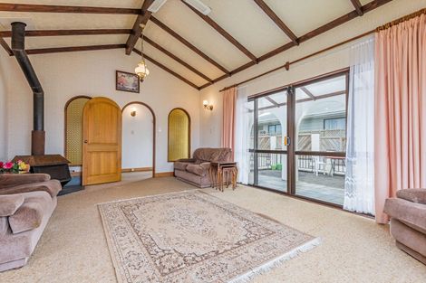 Photo of property in 14 Norfolk Crescent, Otaki Beach, Otaki, 5512
