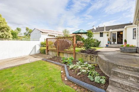 Photo of property in 6 Karaka Street, Hokowhitu, Palmerston North, 4410