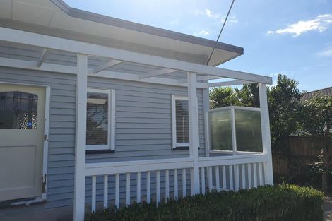 Photo of property in 4 Knox Road, Swanson, Auckland, 0612