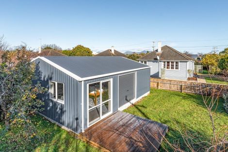 Photo of property in 30 Broadway Street, Martinborough, 5711