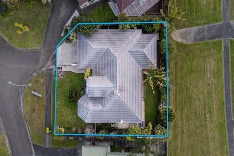 Photo of property in 21 Cinnabar Place, Westgate, Auckland, 0614