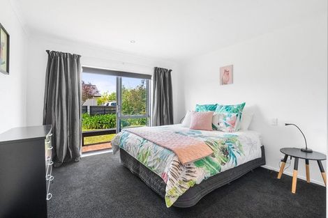 Photo of property in 1 Maple Lane, Martinborough, 5711