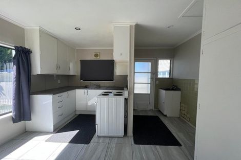 Photo of property in 1/115 Mcleod Road, Te Atatu South, Auckland, 0610