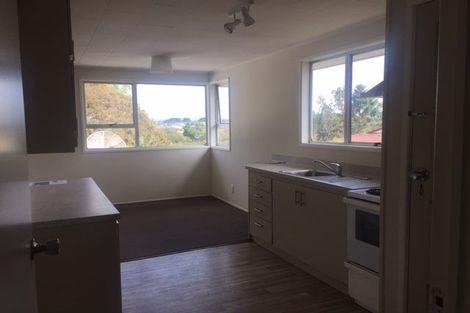 Photo of property in 35 Leaver Place, Weymouth, Auckland, 2103