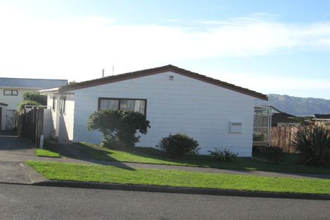 Photo of property in 124 Pikarere Street, Titahi Bay, Porirua, 5022