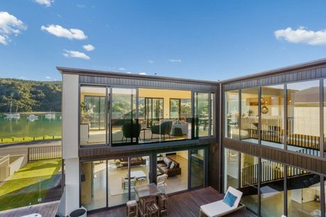 Photo of property in 103 Beach Road, Whangamata, 3620