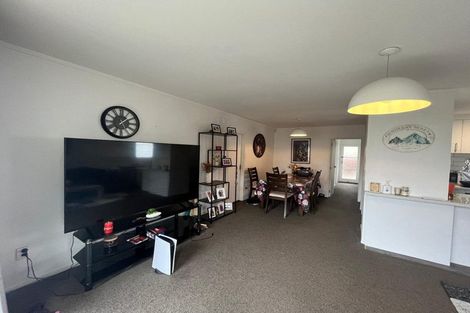 Photo of property in 56 Te Atatu Road, Te Atatu South, Auckland, 0610