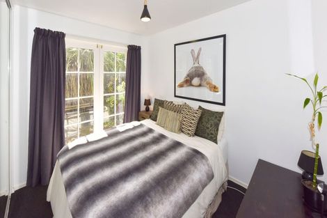 Photo of property in 64 Hawkhurst Road, Lyttelton, 8082