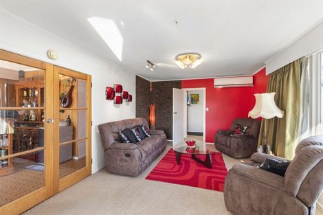 Photo of property in 35 Dalton Grove, Stokes Valley, Lower Hutt, 5019