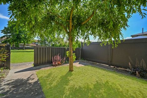 Photo of property in 2/2 Whitehead Road, Hastings, 4122