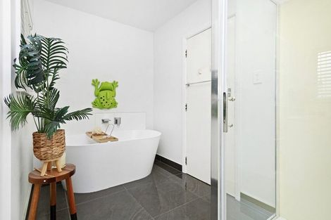 Photo of property in 68 Redwood Avenue, Tawa, Wellington, 5028