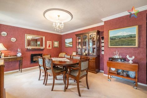 Photo of property in 5 Mokopuna Grove, Stokes Valley, Lower Hutt, 5019