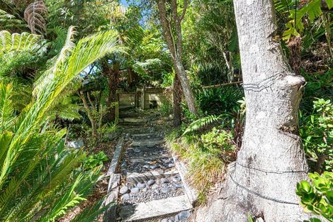 Photo of property in 2/8 Heatherleigh Rise, Northcross, Auckland, 0632