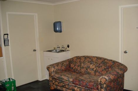 Photo of property in 28 Robert Ross Place, Clendon Park, Auckland, 2103