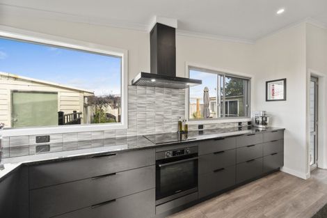 Photo of property in 112 Clarence Cox Crescent, Pirimai, Napier, 4112