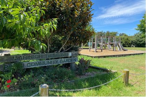 Photo of property in 8 Cameron Place, Ranui, Auckland, 0612