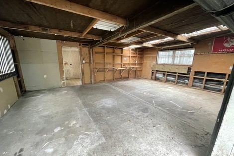 Photo of property in 2 Donovan Avenue, Massey, Auckland, 0614