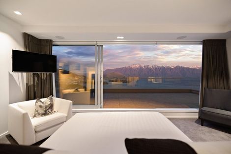 Photo of property in 6 Lordens Place, Fernhill, Queenstown, 9300