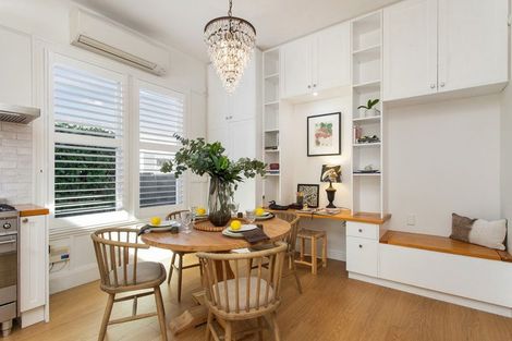 Photo of property in 17 Martin Avenue, Beckenham, Christchurch, 8023