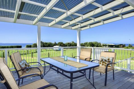 Photo of property in 4 Waihinahina Way, Mahia, 4198