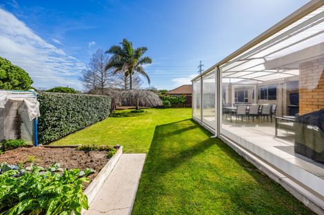 Photo of property in 58 Rushgreen Avenue, Pahurehure, Papakura, 2113