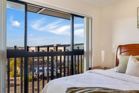 Photo of property in 6 Sacred Kingfisher Road, Hobsonville, Auckland, 0616