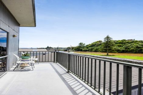 Photo of property in 14 West Quay, Waitara, 4320