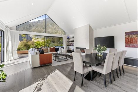 Photo of property in 10a Kinross Lane, Jacks Point, Queenstown, 9371