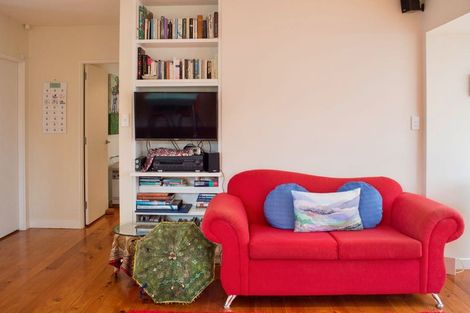 Photo of property in 19f3 Burnham Street, Seatoun, Wellington, 6022