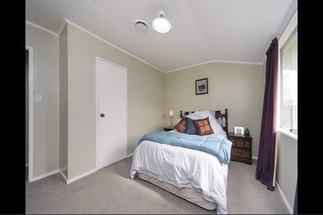 Photo of property in 35 Peter Hall Drive, Kelvin Grove, Palmerston North, 4414