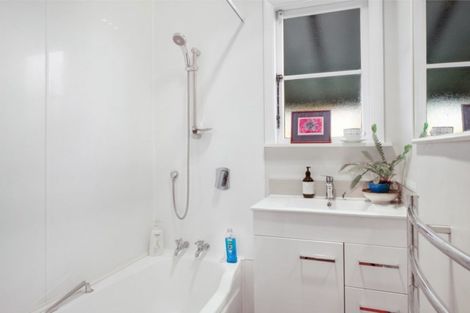 Photo of property in 11 Jellicoe Drive, Hamilton East, Hamilton, 3216