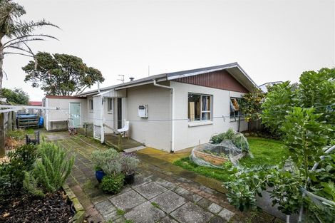 Photo of property in 14 Karamu Street, Strandon, New Plymouth, 4312