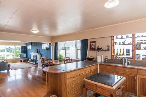 Photo of property in 40 Kaitawa Crescent, Paraparaumu, 5032