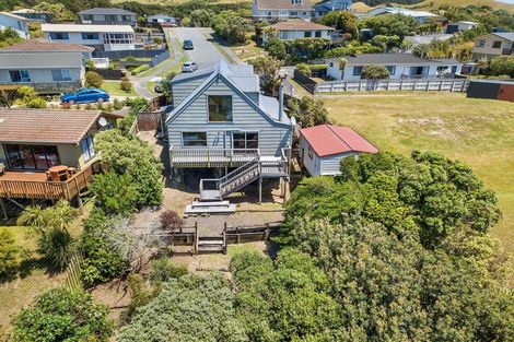 Photo of property in 14 Tikati View, Titahi Bay, Porirua, 5022