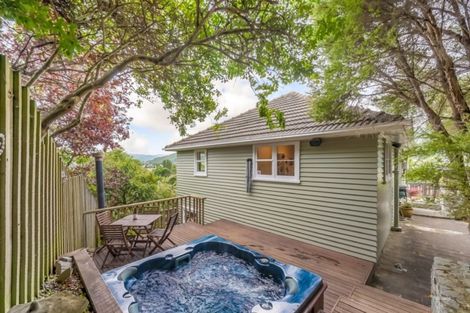 Photo of property in 10 Hill Grove, Naenae, Lower Hutt, 5011