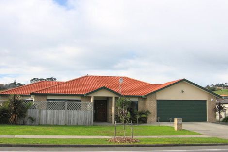 Photo of property in 160 Kilkenny Drive, East Tamaki Heights, Auckland, 2016