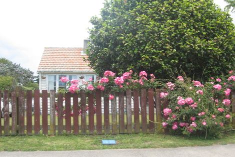 Photo of property in 12 Station Road, Te Puke, 3119