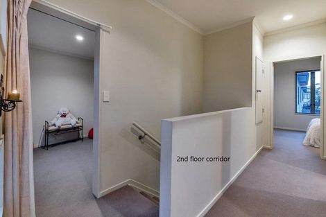 Photo of property in 39 Verdale Circle, Glen Eden, Auckland, 0602