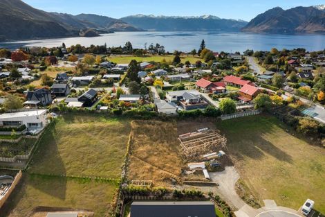 Photo of property in 15 Magpie Place, Lake Hawea, 9382