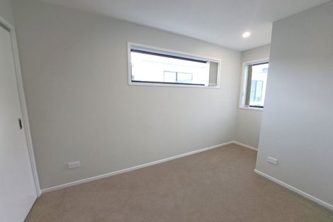 Photo of property in 2 Mikoikoi Crescent, Mangere Bridge, Auckland, 2022