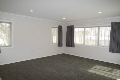 Photo of property in 16 Utauta Street, Waikanae, 5036