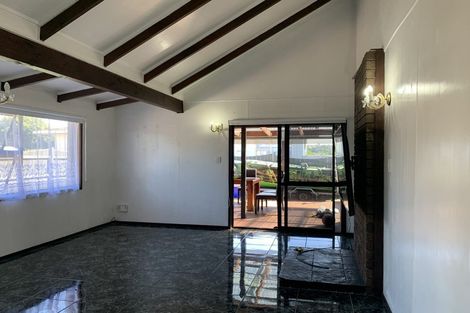 Photo of property in 16 Frank Evans Place, Henderson, Auckland, 0610