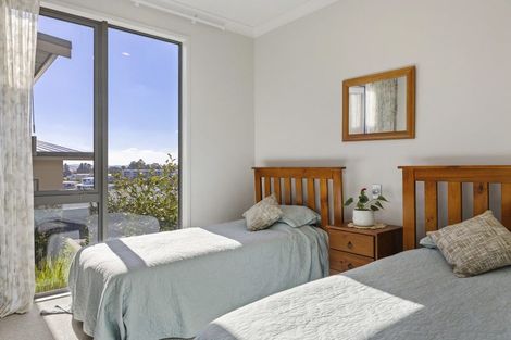 Photo of property in 7 Azalea Lane, Waipahihi, Taupo, 3330