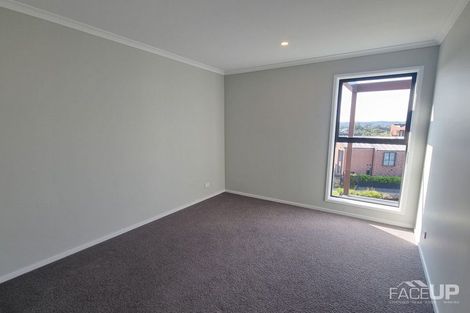 Photo of property in 2/1 Ko Roa Lane, Hobsonville, Auckland, 0616