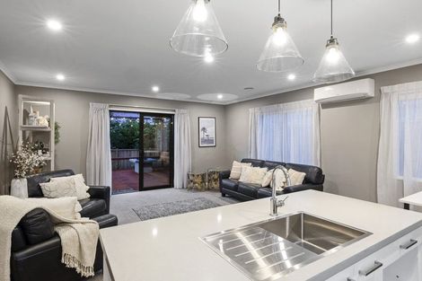 Photo of property in 47a Mangorei Road, Strandon, 4312