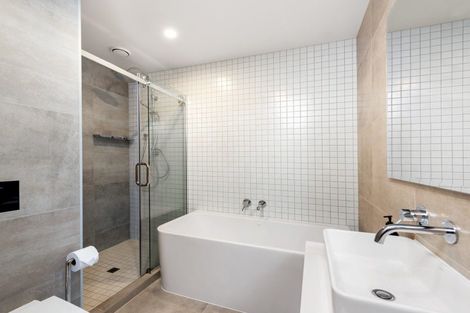 Photo of property in 211 Marine Parade, Mount Maunganui, 3116