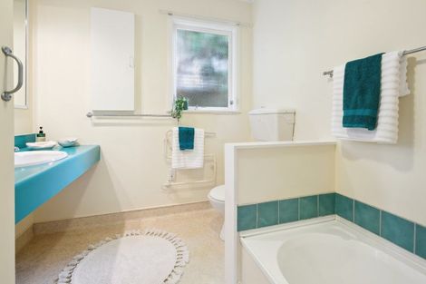 Photo of property in 1a Trelissick Crescent, Ngaio, Wellington, 6035